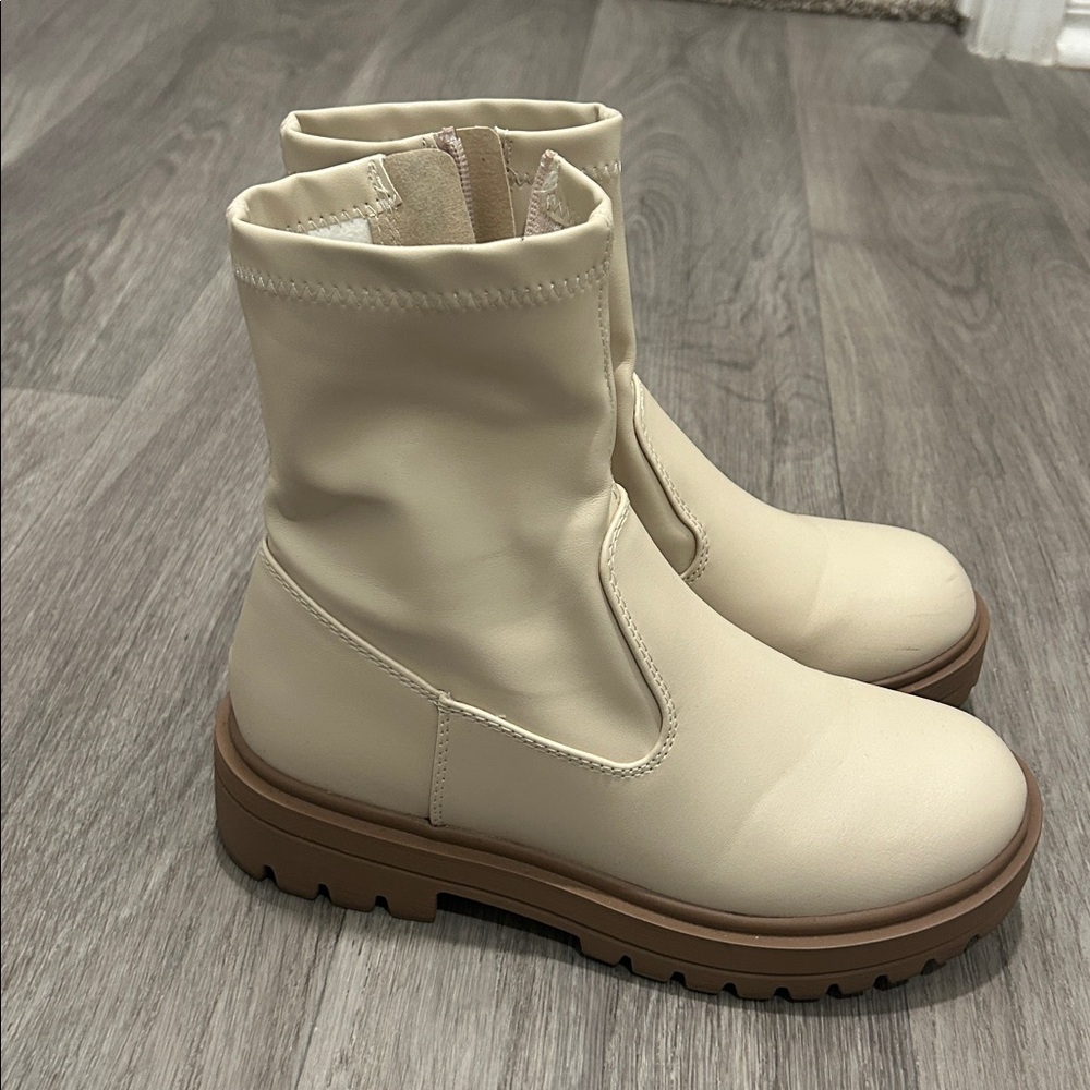 Soda Cream Ankle Boots - Picture 5 of 5